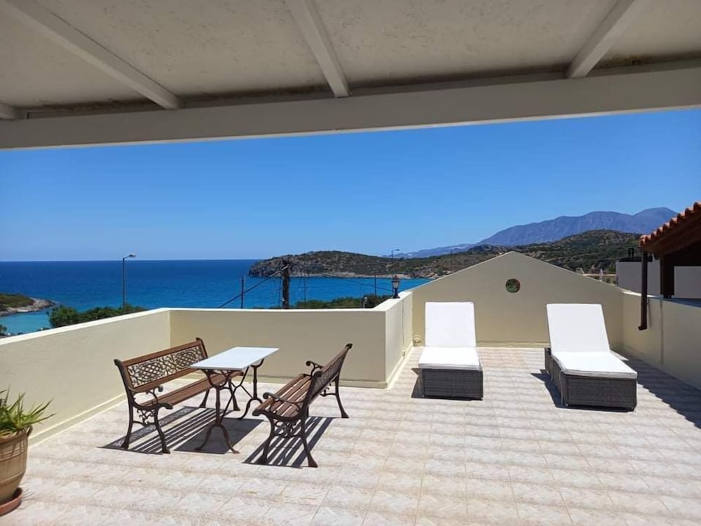 Фото Vrokastro Apartments