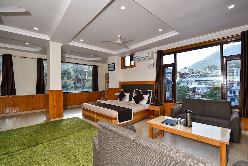 Фото The Posh hotel