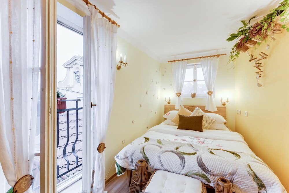 Фото Incredible 2Br Loft in Heart of Prague