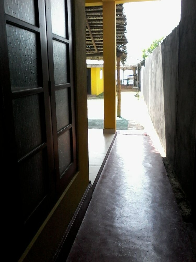 Фото Malika Yellow House