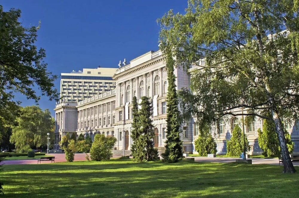 Фото отеля 2