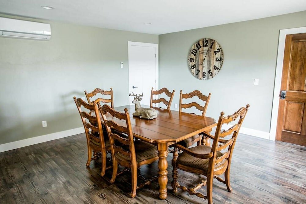 Фото Raven Suite at Rellik House. Winery & Alpaca Farm