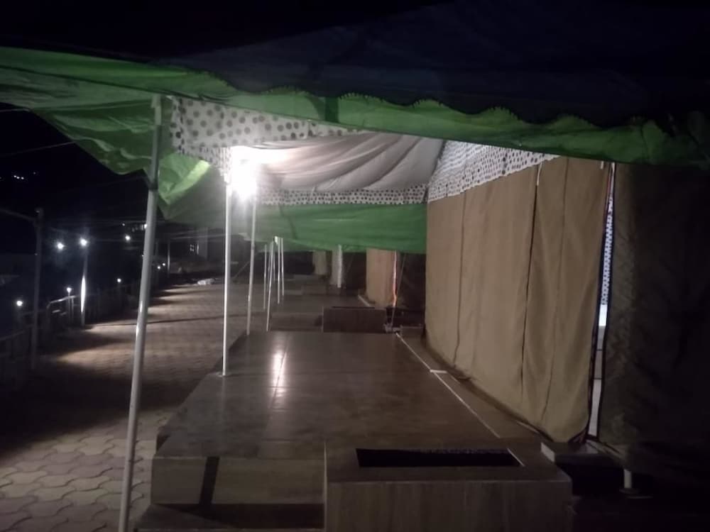 Фото Junglee Camps & Resort