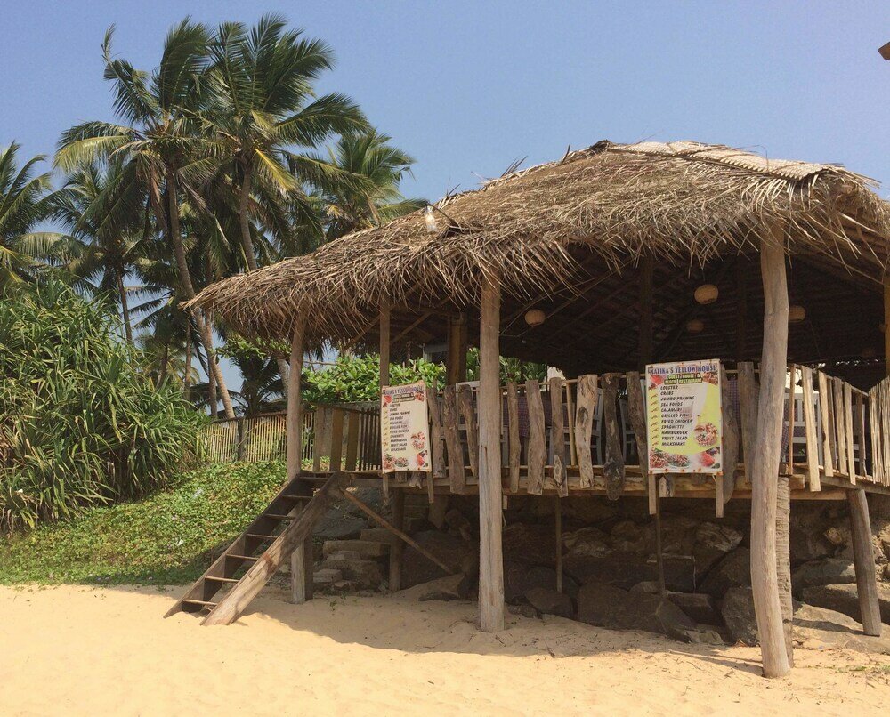 Фото Malika Yellow House