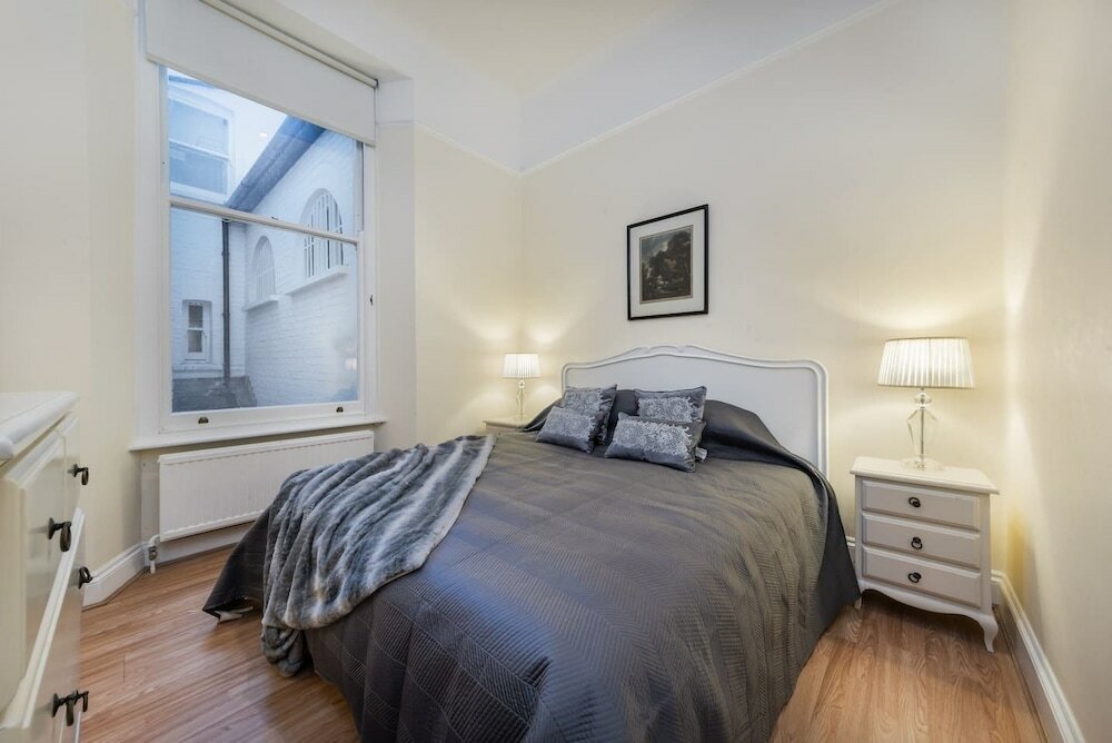 Фото Luxury Private Apartment in Kensington