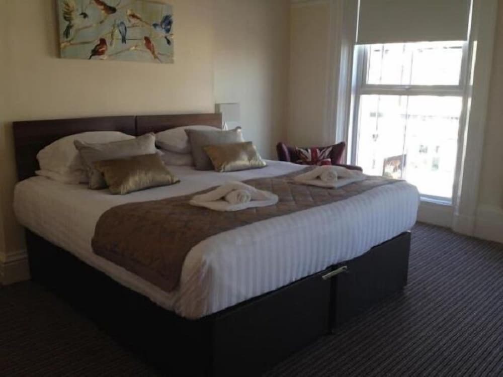 Фото The New Brighton Hotel