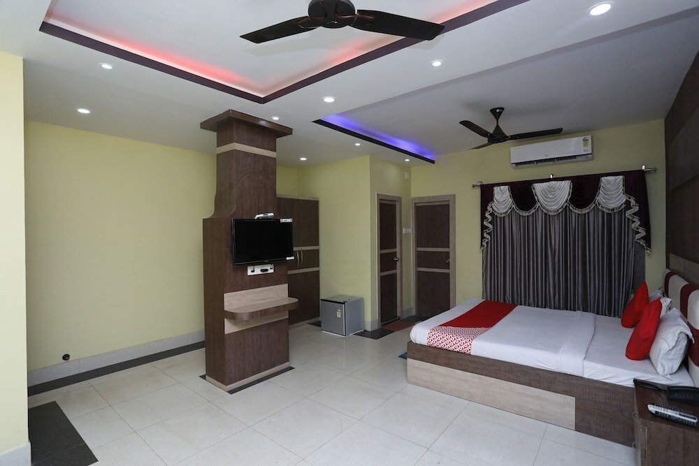 Фото Oyo 25006 Hotel tr Palace