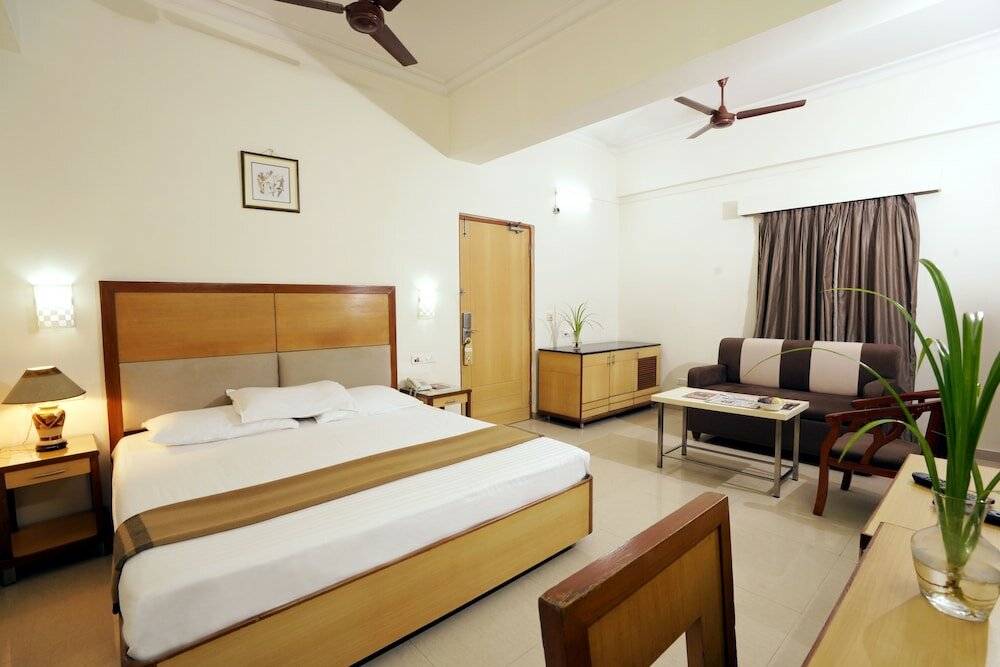 Фото Hotel Geetha Regency