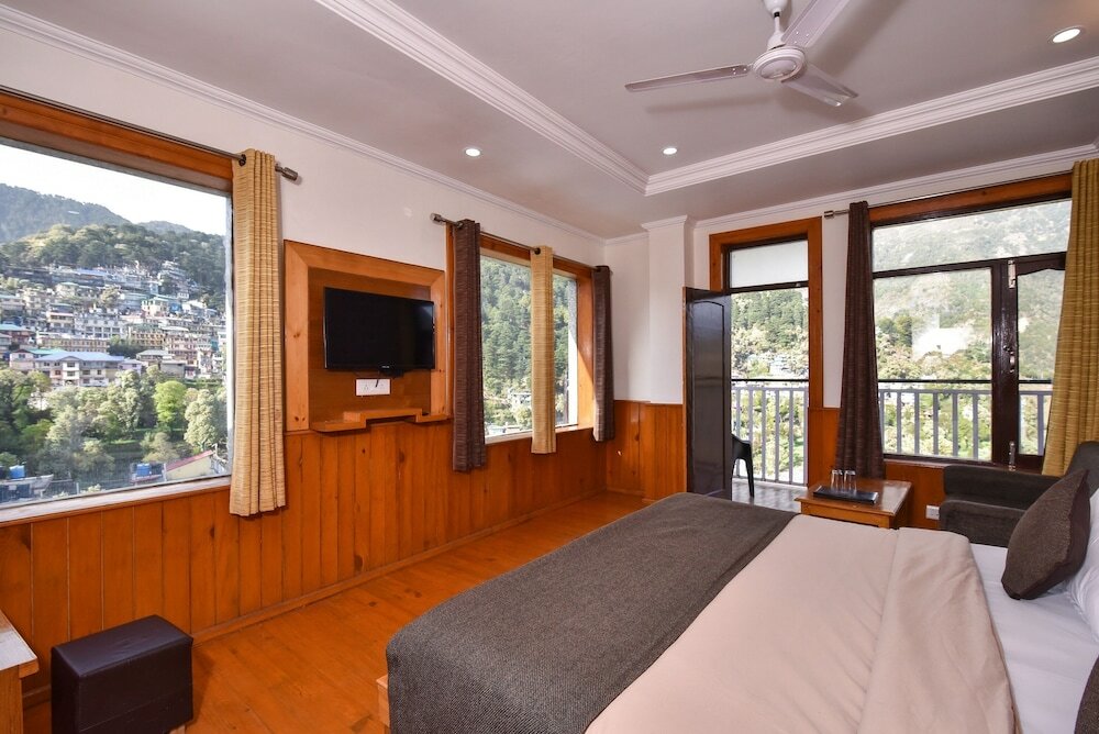 Фото The Posh hotel