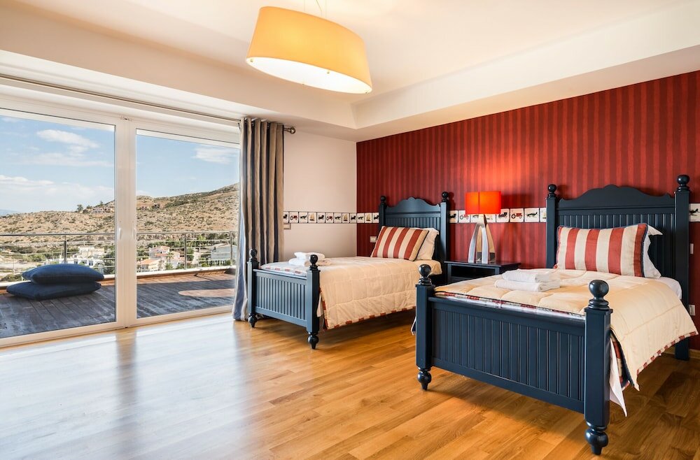 Фото Niriides Villa