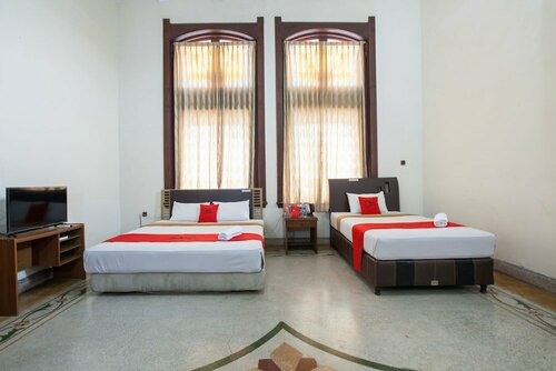Гостиница Reddoorz @ Lawang