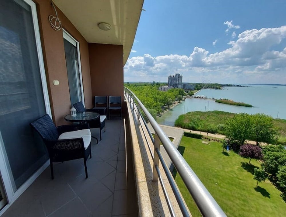 Фото Gréta Wellness Apartmanok