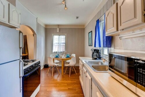 Гостиница Sloan's Lake Solitude Intimate Carriage House