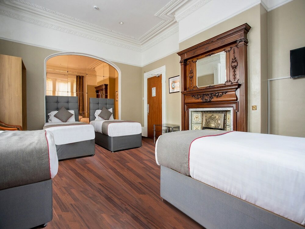 Фото Clifton Mount Hotel