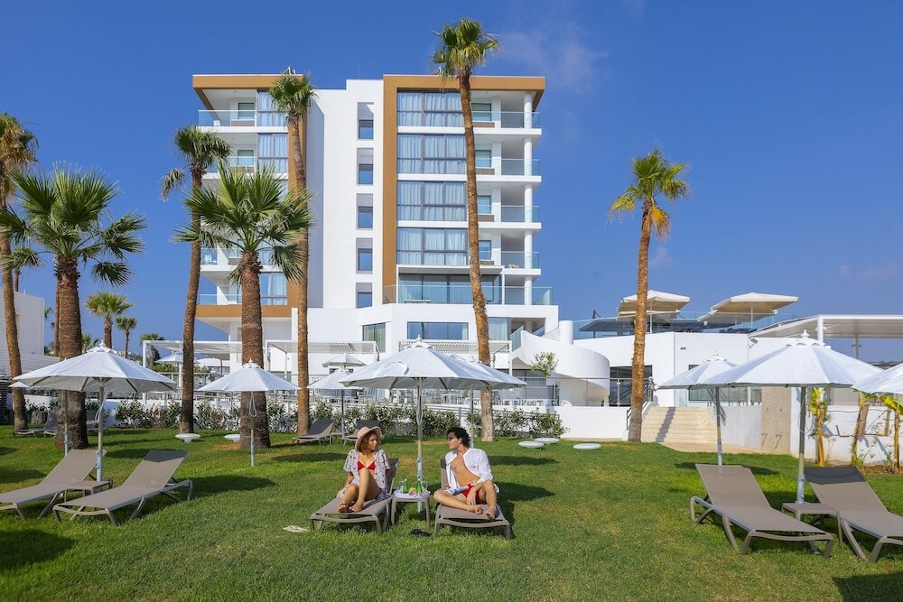 Фото Leonardo Crystal CoveHotel & Spa by the Sea