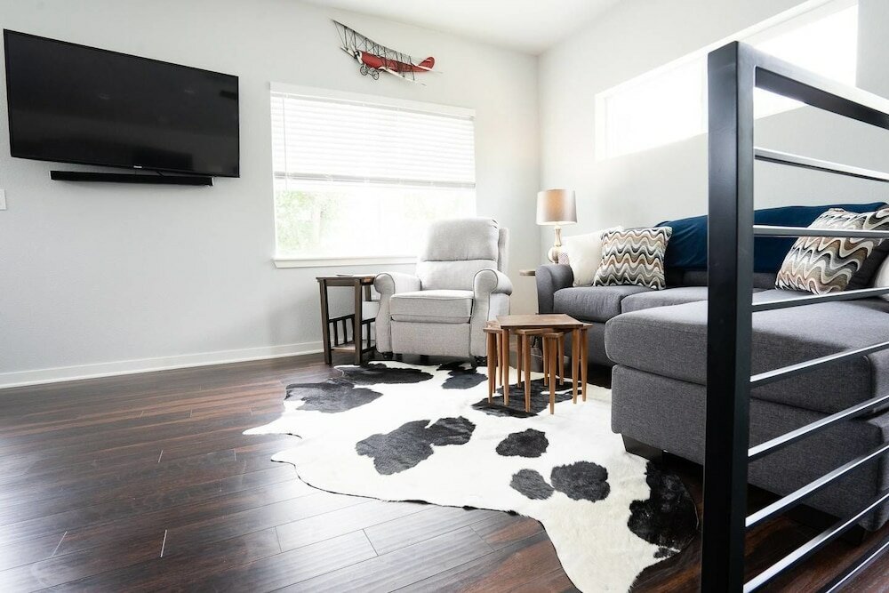 Фото The Tennyson Adventure A Luxury Townhome With Private Balcony