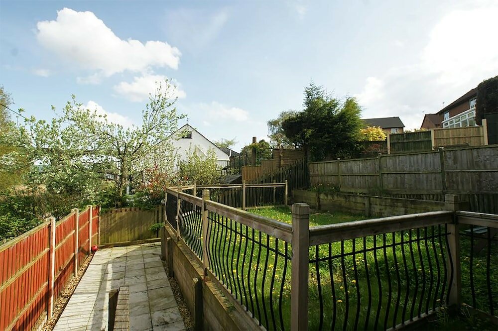 Фото 3 Bedroom Holiday Home With River Views