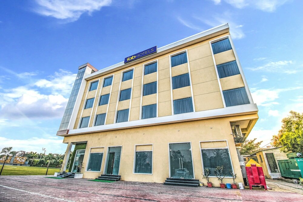 Фото FabHotel Amrit Greens