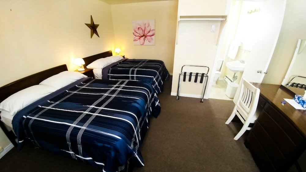 Фото The Shawville Hotel