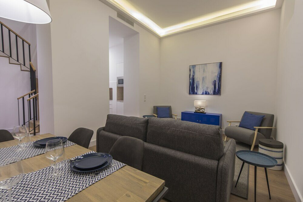 Фото High Ceiling Duplex Apt Cais do Sodre