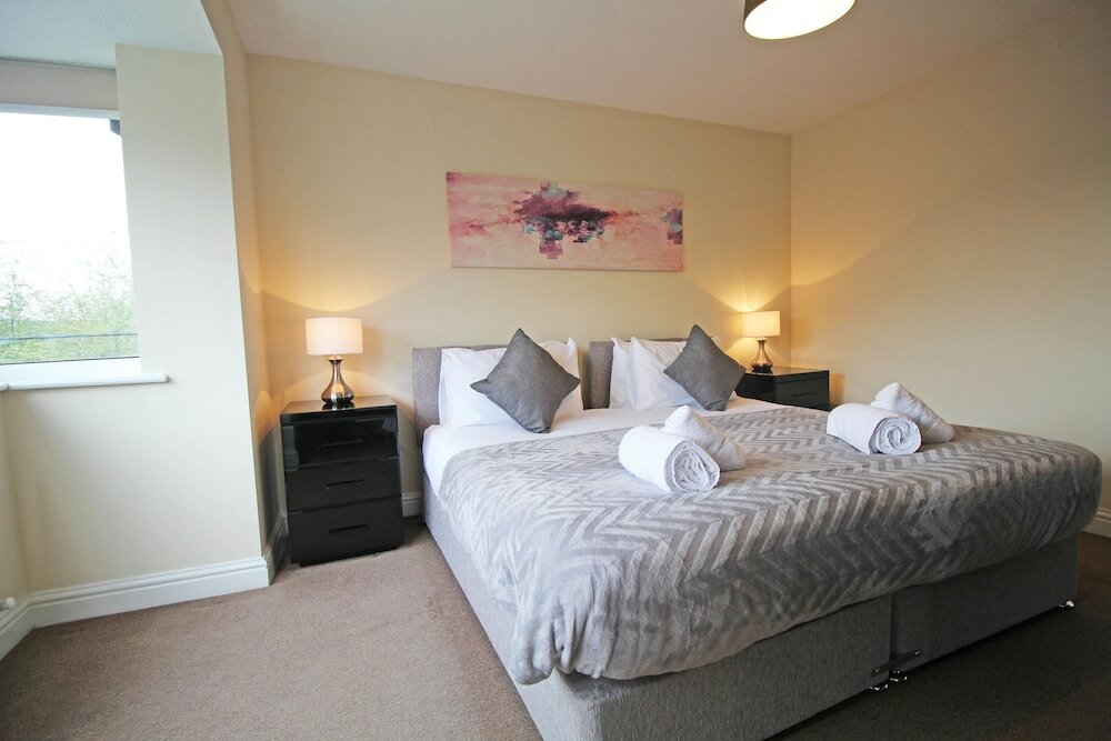 Фото 3 Bedroom Holiday Home With River Views