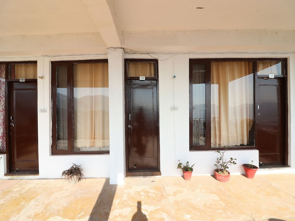 Фото Oyo 27647 Hotel Valley View