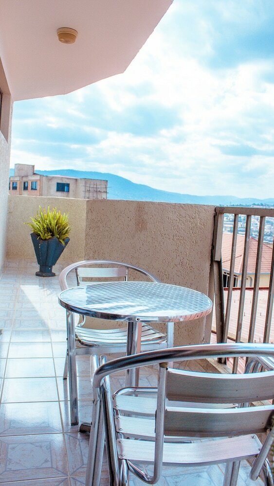 Фото Okapi Hotel