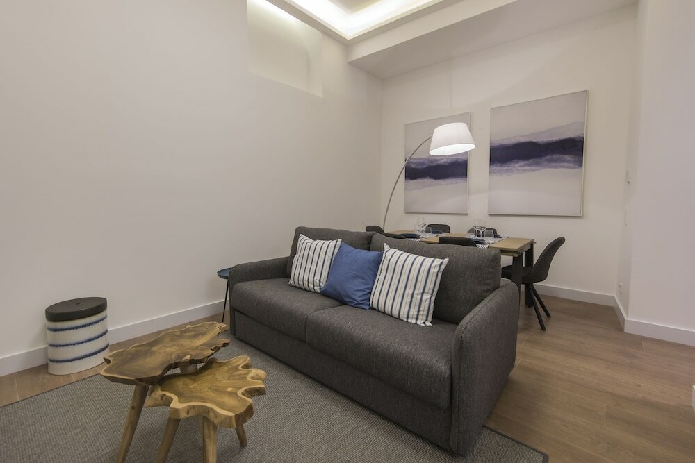 Фото High Ceiling Duplex Apt Cais do Sodre