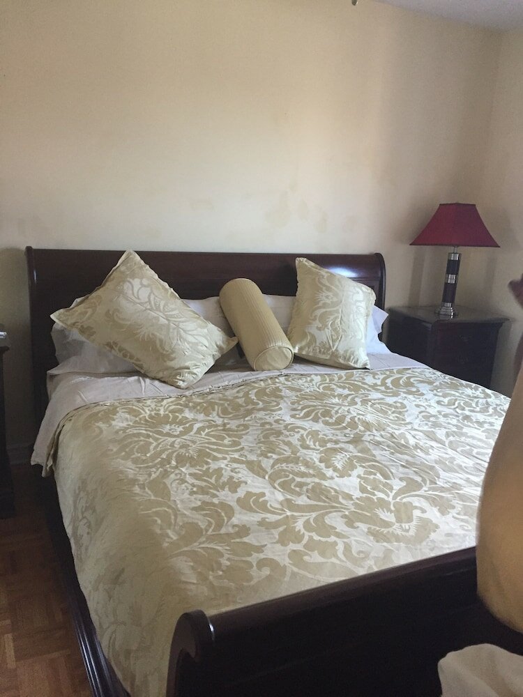 Фото Cozy water front Montreal