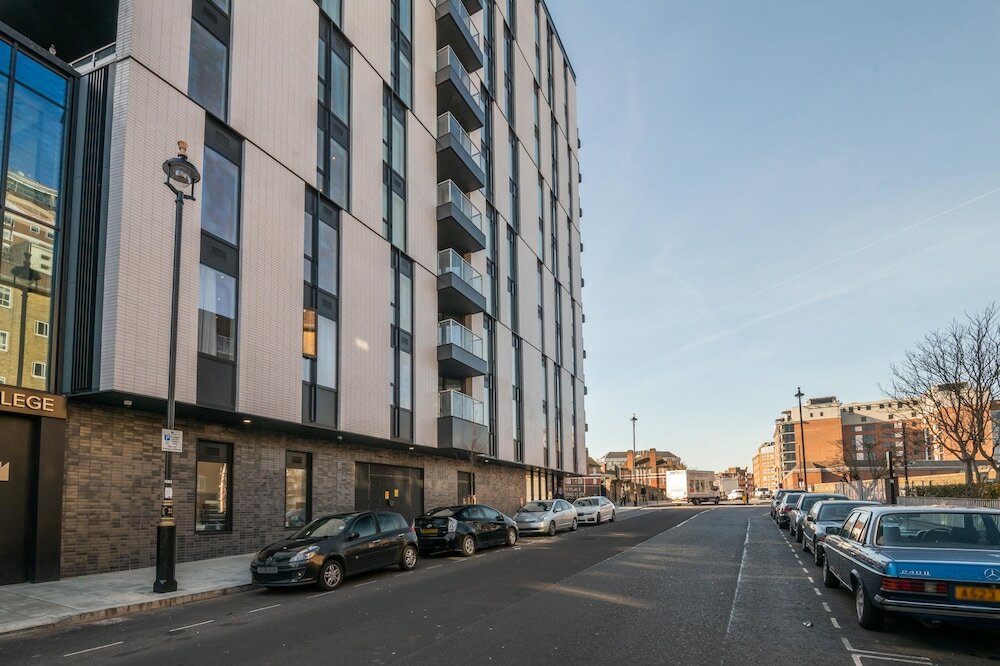 Фото Deluxe Victoria Home close to Buckingham Palace