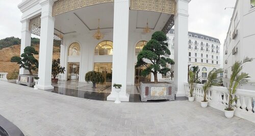 Гостиница Duc Huy Grand Hotel & SPA в Лаокае