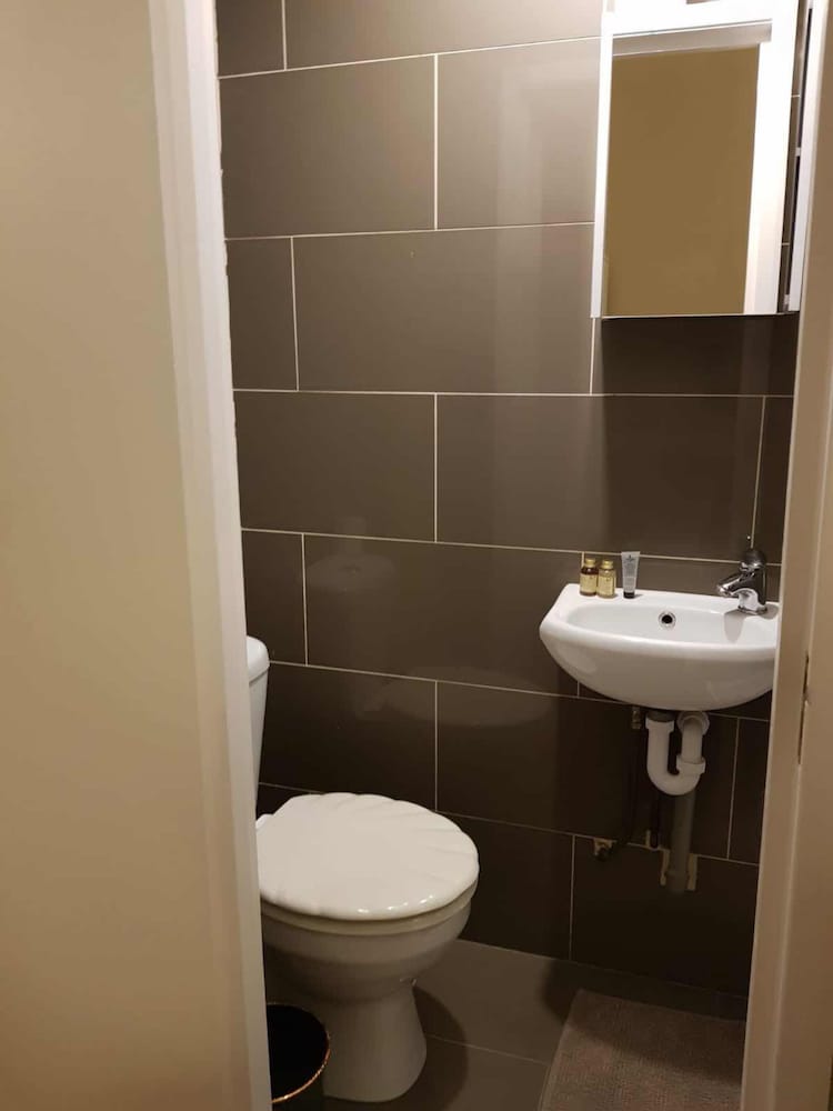 Фото Tourian Lounge Hotel