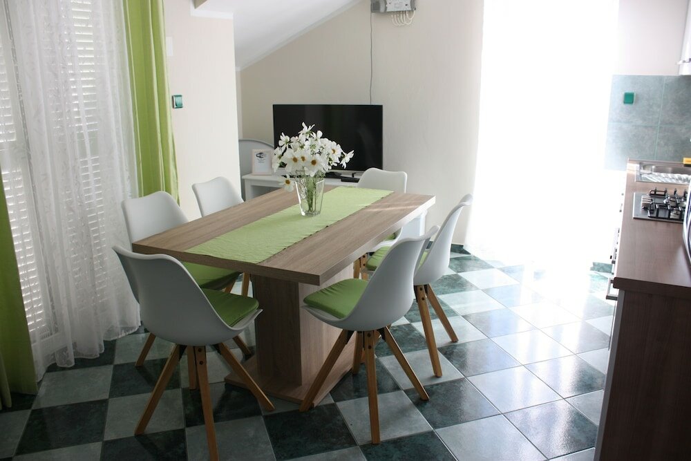 Фото Apartments Tanja & Josipa