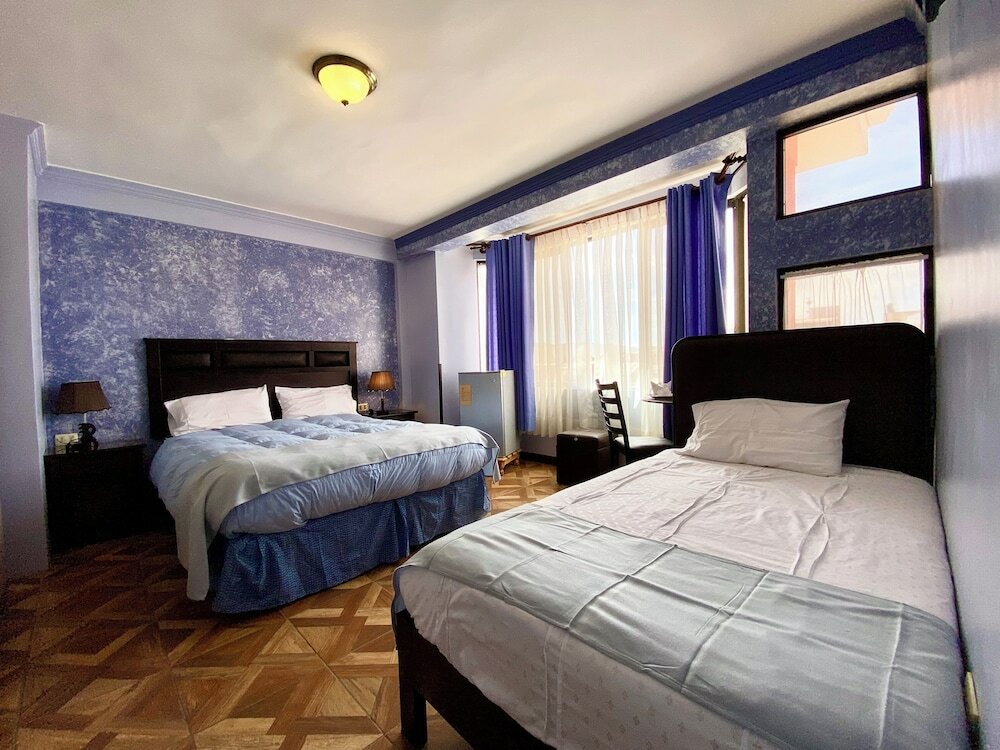 Фото отеля 2