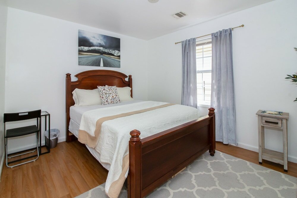 Фото Racpanos Modern Stay on Ocean Avenue