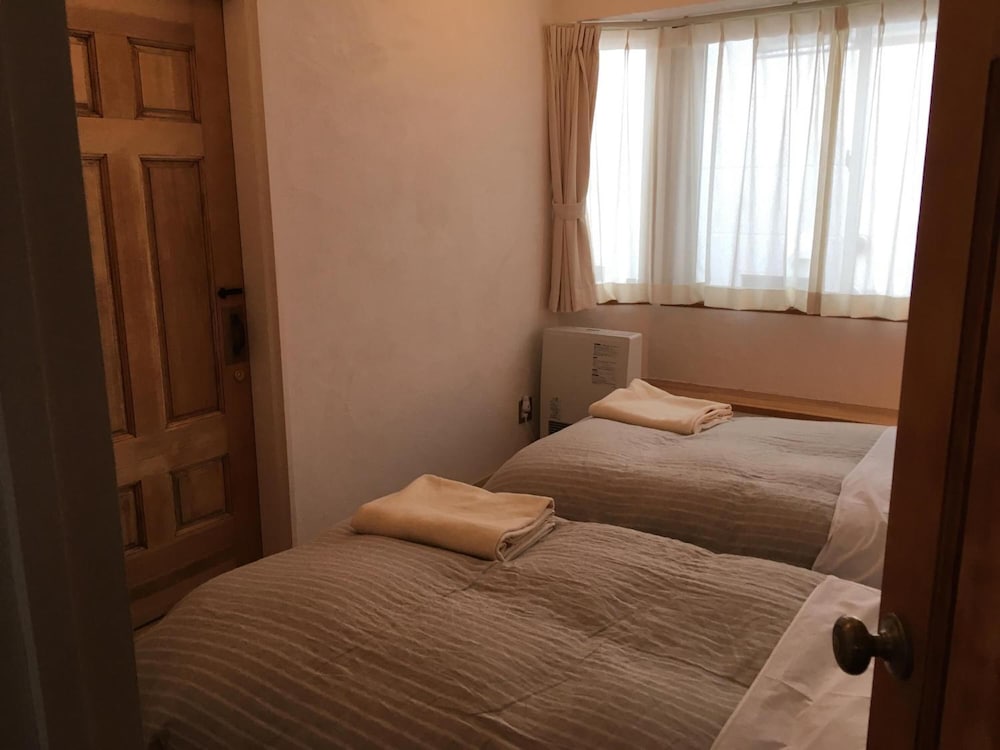 Фото Small Town Hostel Hakodate