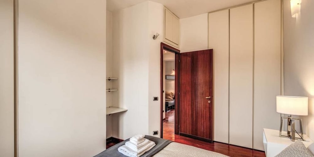 Фото Attic terrace with St Peter's Dome View