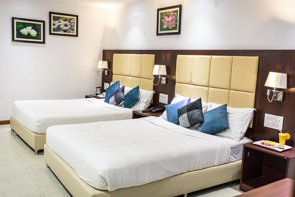 Фото Hotel Rajmahal Inn