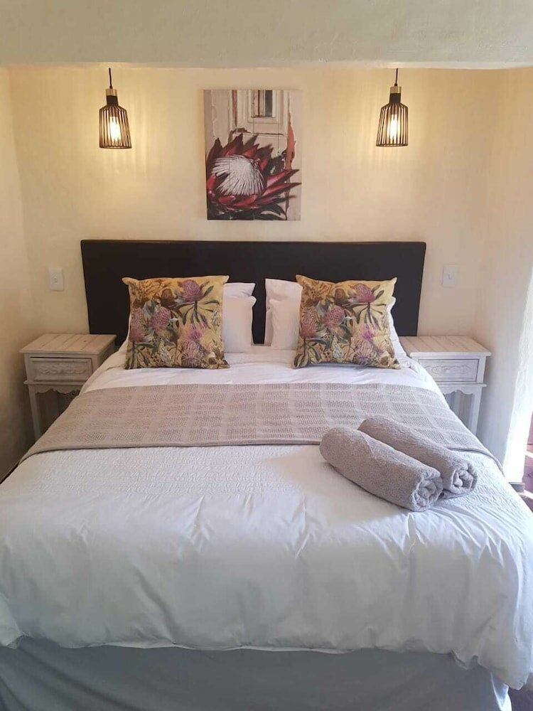 Фото Airport Tower Lodge