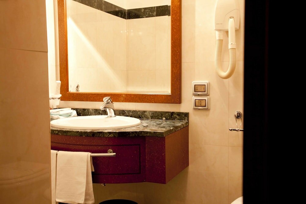 Фото Hotel Jolly