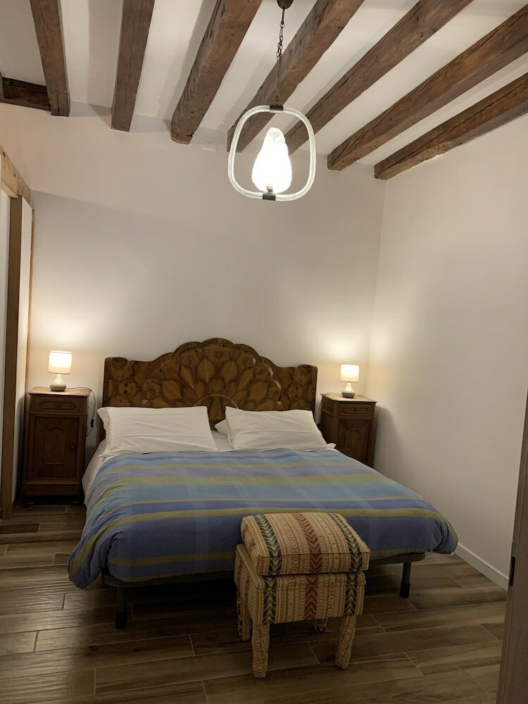 Фото Grimaldi Apartments - Casa di Emma