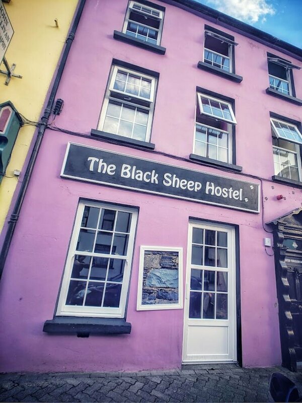 Гостиница The Black Sheep Hostel в Килларней