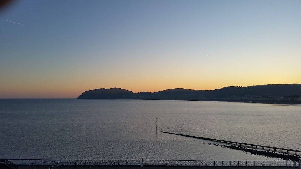 Фото Holcombe House