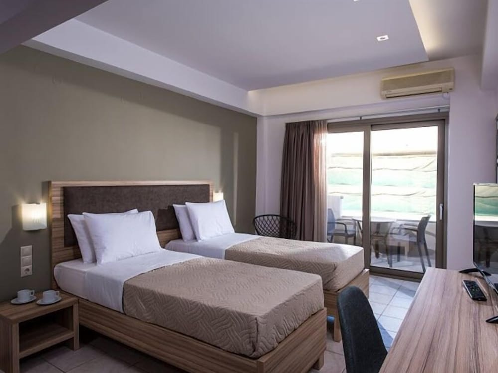 Фото Thania Seaside Smotel - Adults Only