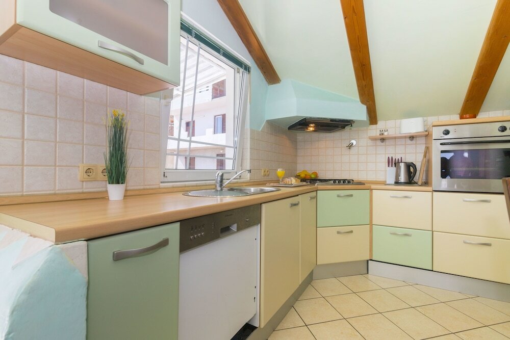 Фото Apartments and Room Caric