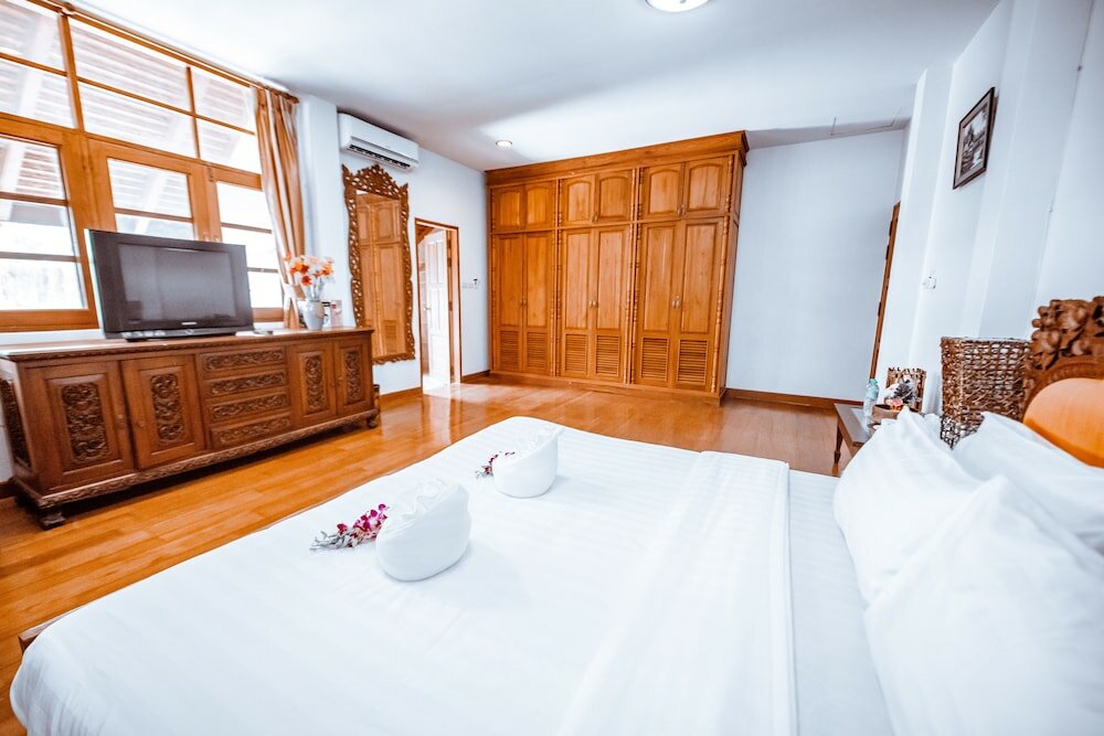 Фото Vila Villa Resort in Town