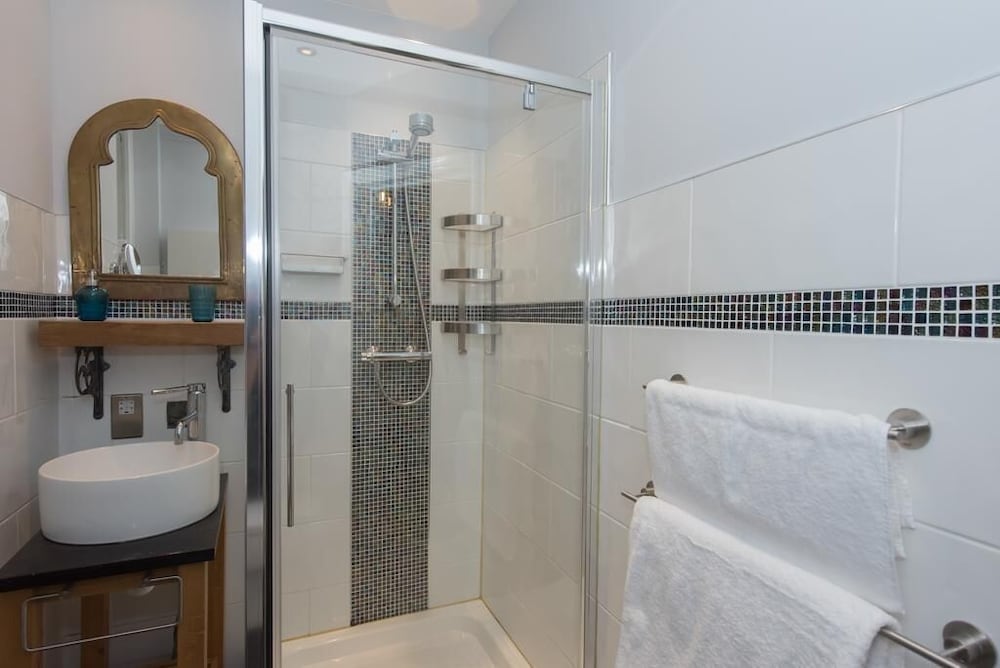 Фото Seafront Walk Garden Apartment