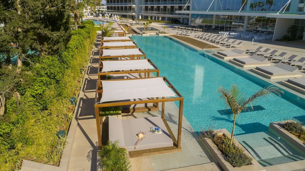 Фото Chrysomare Beach Hotel and Resort