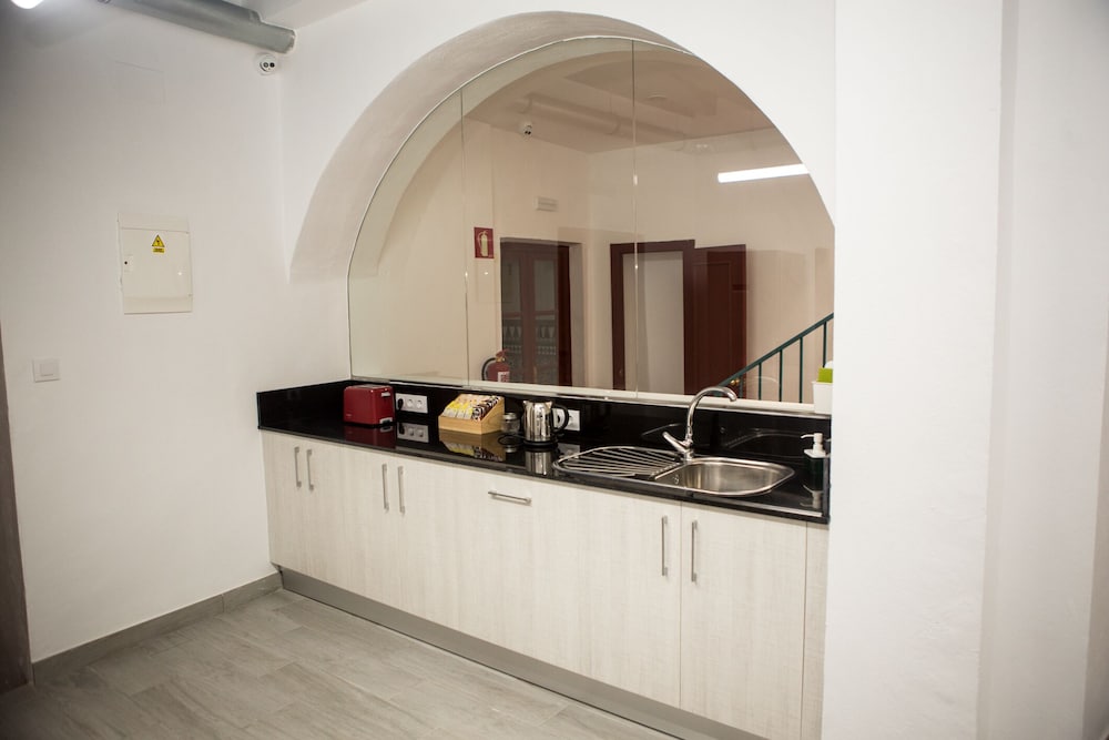 Фото Vivian's Guest House