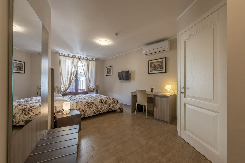 Фото Flora Hotel